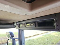 SCANIA P320 6X2*4 LAMBERET FRIGO