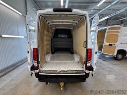 IVECO Daily Kasten 7 SEATS + AHK 3500 KG L3H2 2.3 136