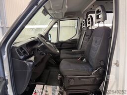 IVECO Daily Kasten 7 SEATS + AHK 3500 KG L3H2 2.3 136