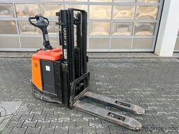 TOYOTA SPE 125 L / nur 382h ! / Hochhubwagen /  3.350mm