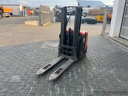 TOYOTA SPE 125 L / nur 382h ! / Hochhubwagen /  3.350mm