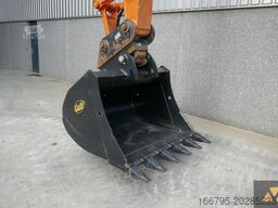 Hitachi ZX210LC-7
