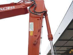 Hitachi ZX210LC-7