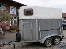 BLOMERT 1,5 Pferde mit Sattelkammer