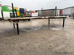 Krone Plattform 7,82m mit Steckrungen mittig