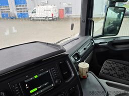 SCANIA P460