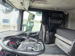 SCANIA P460