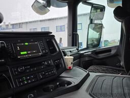 SCANIA P460