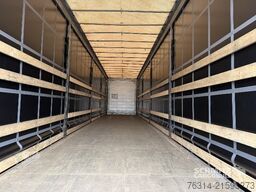Schmitz Cargobull Curtainsider Mega Getränke
