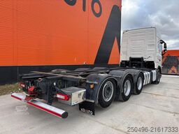 Volvo FH 500 8x4*4 FOR SALE AS CHASSIS / CHASSIS L=72...