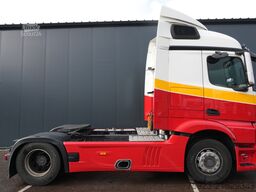 Mercedes-Benz Actros 1942 tractor unit