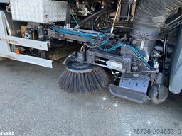 Man TGS 18.320 Manual Gearbox Brock Wegdekreinger l...