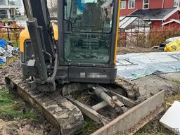 Volvo ECR58D Tracked Excavator with Tilt and Bucket