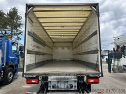 Scania P320 RETARDER - CLOSED BOX 8m25 x 2m47 x 2m30 -...