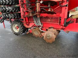 Horsch Pronto 6DC mit Düngeeinrichtung