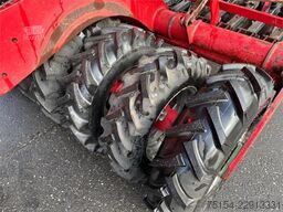 Horsch Pronto 6DC mit Düngeeinrichtung