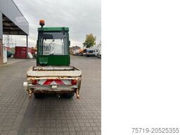 John-Deere Schlepper 855 Salzstreuer/Besen