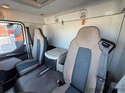 Volvo FL 250 4x2 THERMOKING V-100 Max / BOX L=8280 mm