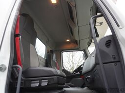 Renault C280 DTI 8 / FASSI crane 5.6T / 560 mth