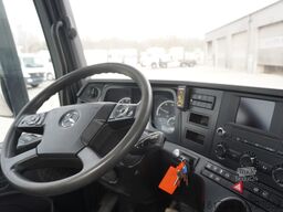 Mercedes-Benz Arocs 2633 flatbed truck / Crane FASSI