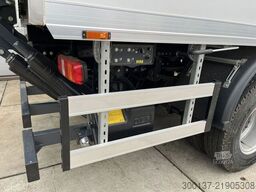 Mercedes-Benz Atego 1725 4x4 Refrigerator Truck