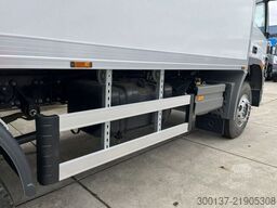 Mercedes-Benz Atego 1725 4x4 Refrigerator Truck