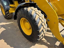 Caterpillar 908M