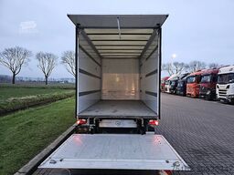 MERCEDES-BENZ SPRINTER 319 Bakwagen Laadklep V6