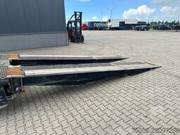 Broshuis 3ABSD Lowloader 3-axle / GVW: 59.000kg / Neck: ...