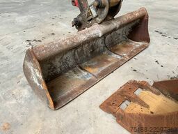 JCB 8050