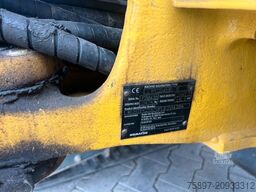 KOMATSU PC 24 MR-5 Minibagger (381 hrs)