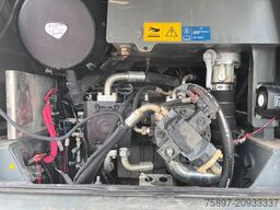 LIEBHERR L 576 / 4x4 / Schaufel / 1. Hand