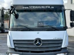 MERCEDES-BENZ 818