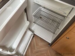 BÜRSTNER A-532-2 Active SAT Solar Grüne Plakette 4