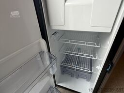 BÜRSTNER B66 C 600 Schlafdach / Automatik