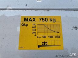 Iveco 35S16 Box truck w/ side door and lift