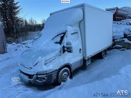 Iveco Daily box truck w/ lift and 2 sets of tires – Will