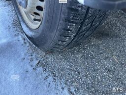 Iveco Daily box truck w/ lift and 2 sets of tires – Will