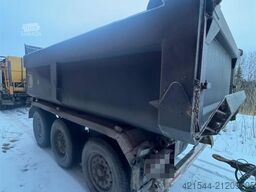 Istrail tri-axle trailer