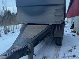 Istrail tri-axle trailer