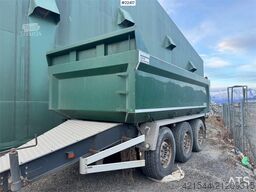Maur triple-axle trailer