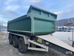 Maur triple-axle trailer
