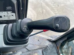 New Holland E 50 B SR