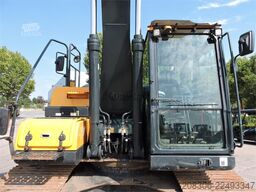 HYUNDAI HX220 LC Longreach CE