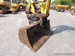 KOMATSU HB215 + GPS