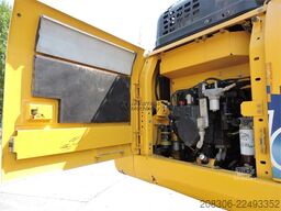 KOMATSU HB215 + GPS