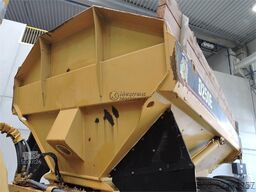 CATERPILLAR D250E