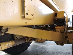 CATERPILLAR D250E