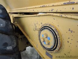 CATERPILLAR D250E