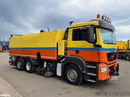 Man TGS 26.320 Beam S14000 Wegdekreiniger